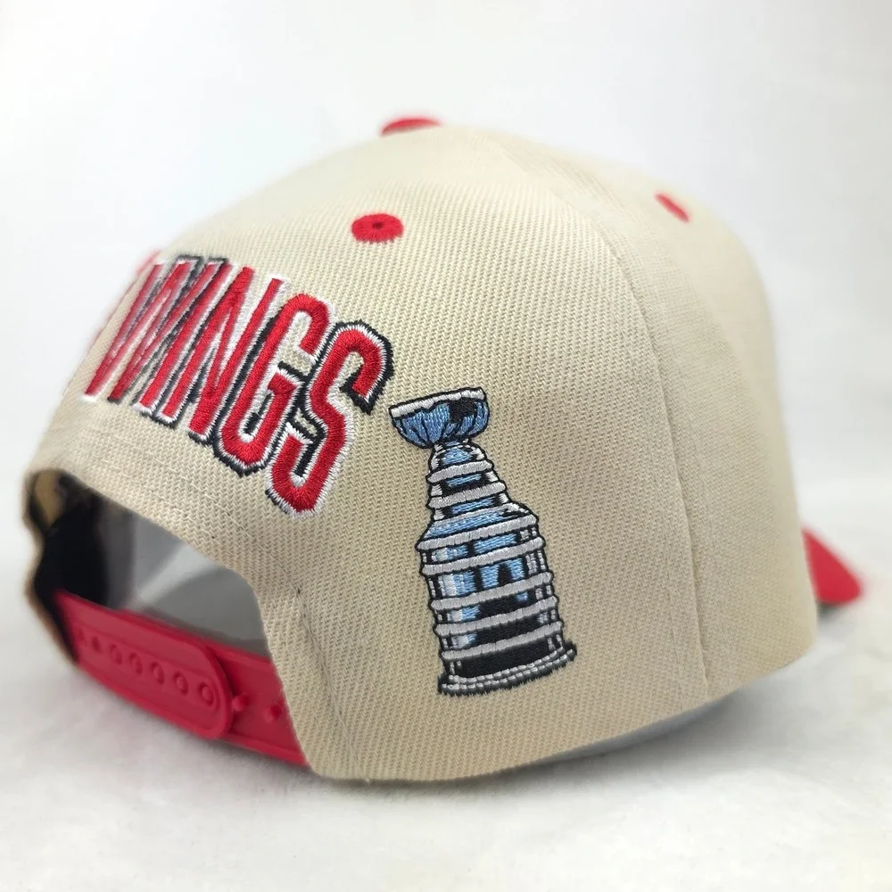 Detroit Red Wings Mitchell & Ness NHL Pro Fit Snapback Hat Cap 11X Champions NWT